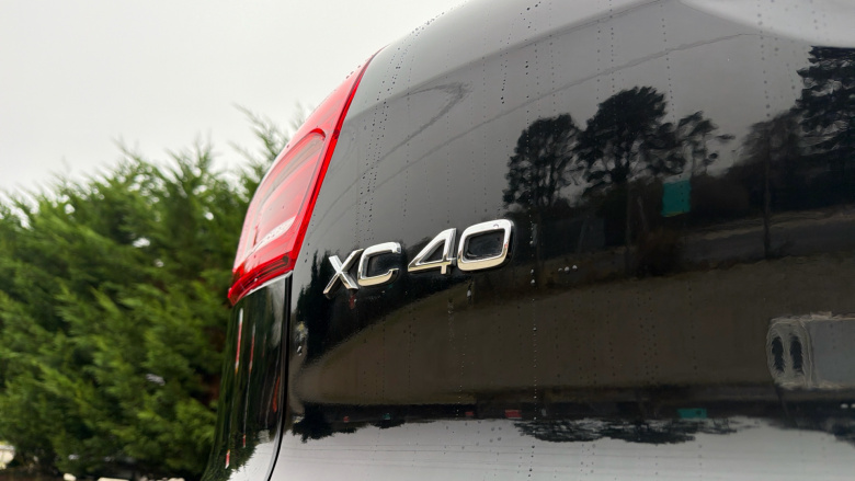 Volvo XC40 2.0 B4P Ultra Dark 5dr Auto Petrol Estate